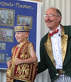 Applaus f�r den Helfer!